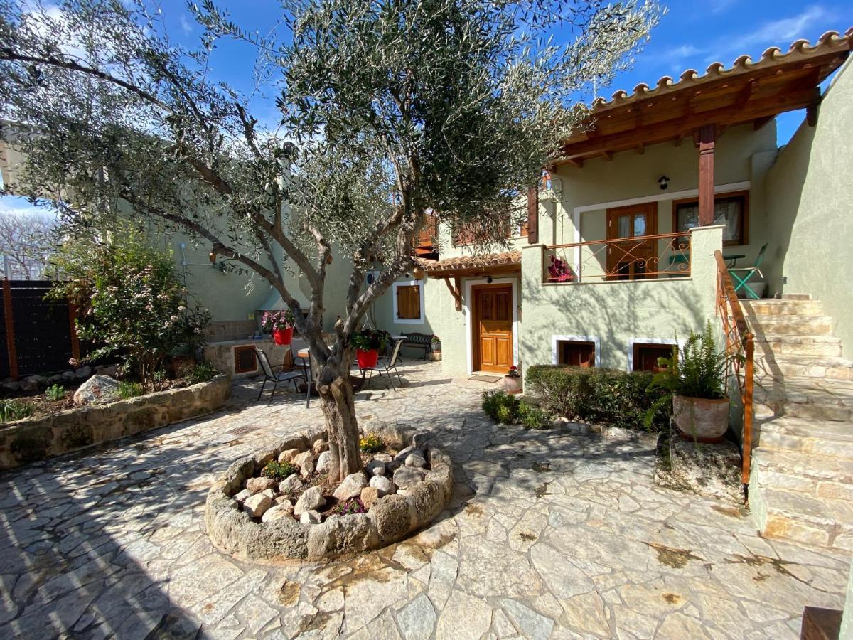 Pegasus House Corinth Exterior foto