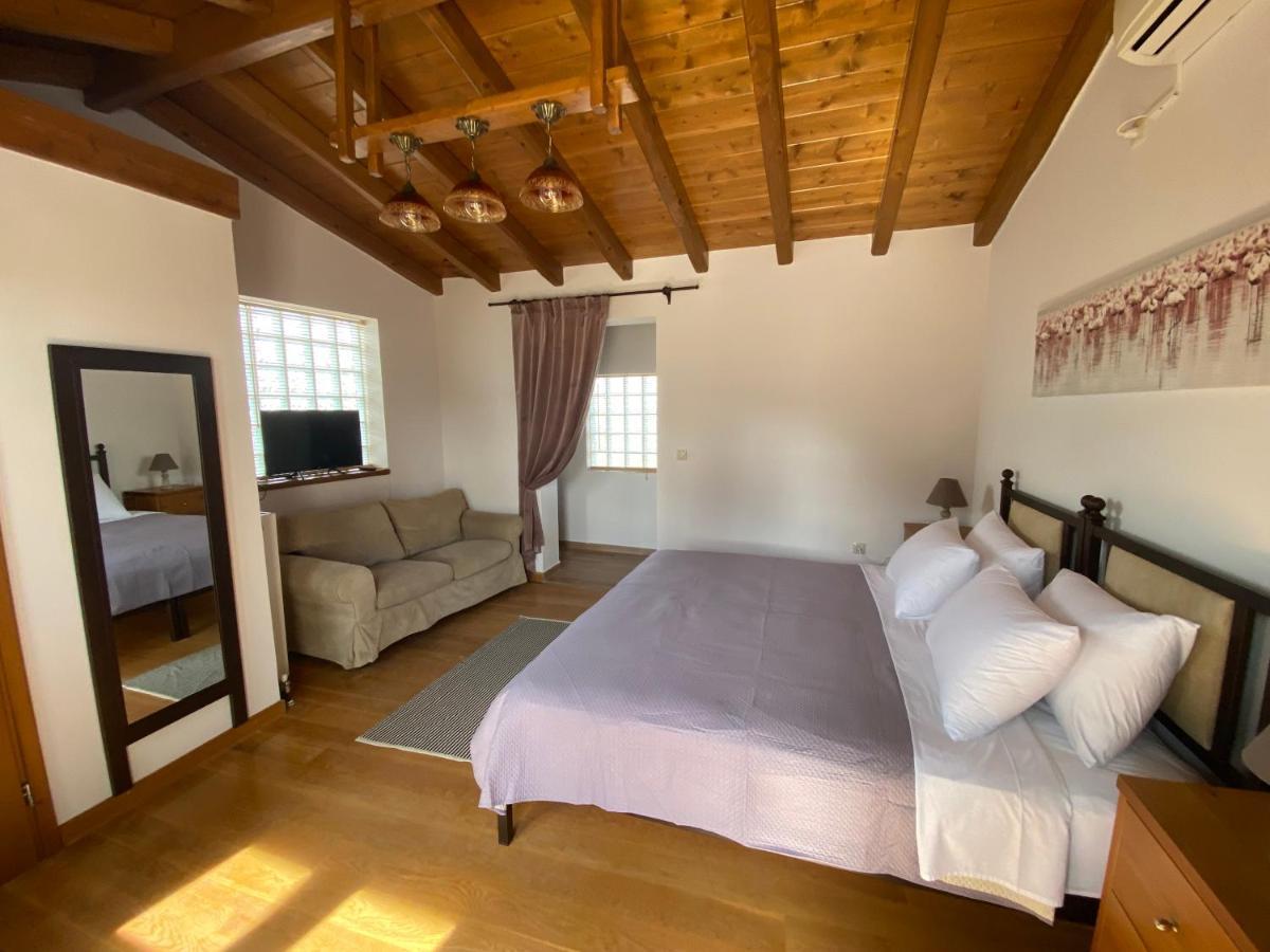Pegasus House Corinth Exterior foto