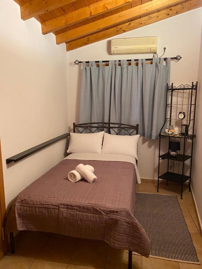 Pegasus House Corinth Exterior foto