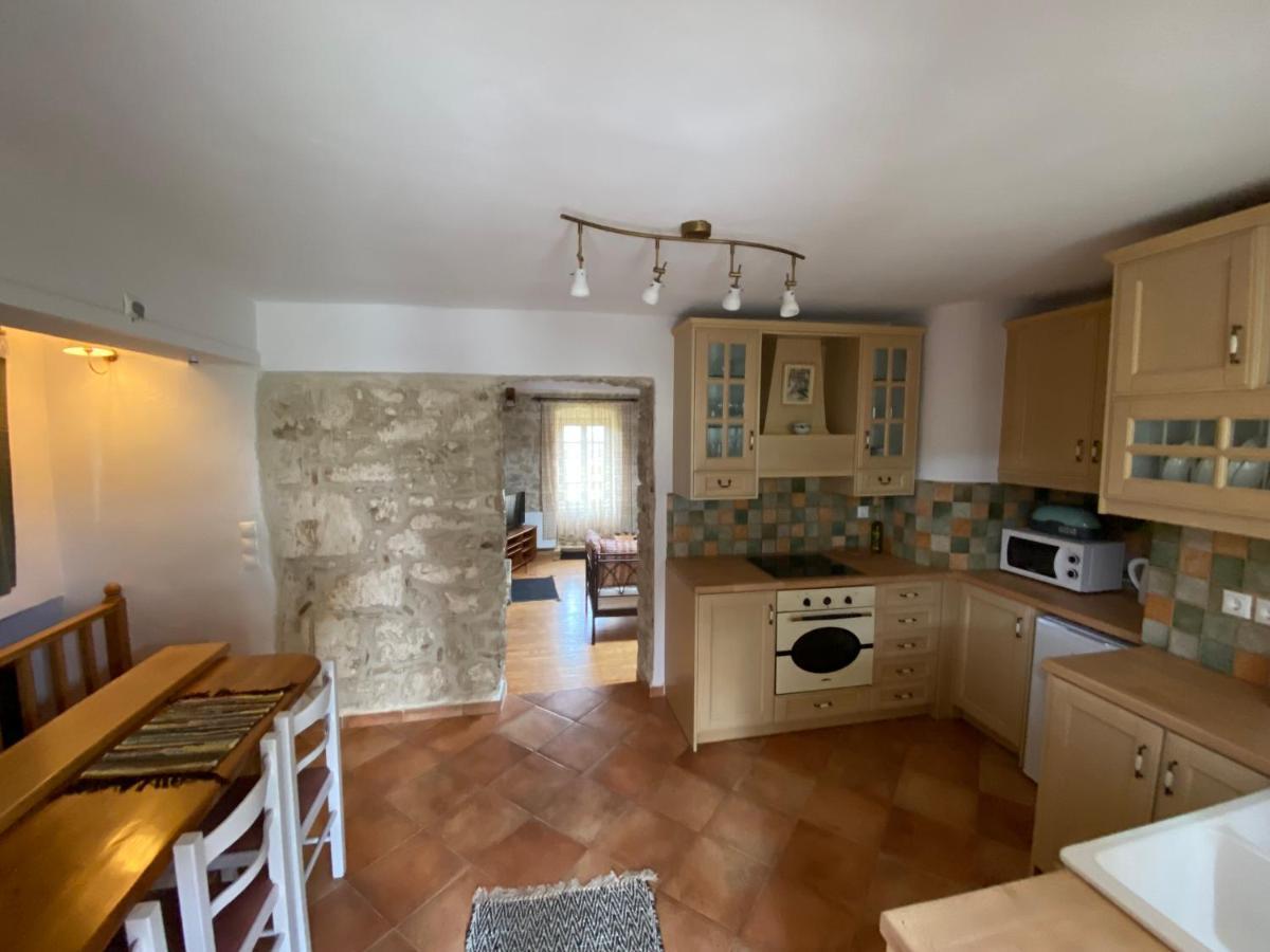 Pegasus House Corinth Exterior foto