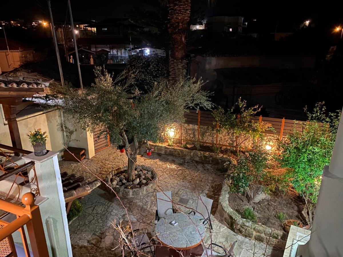 Pegasus House Corinth Exterior foto