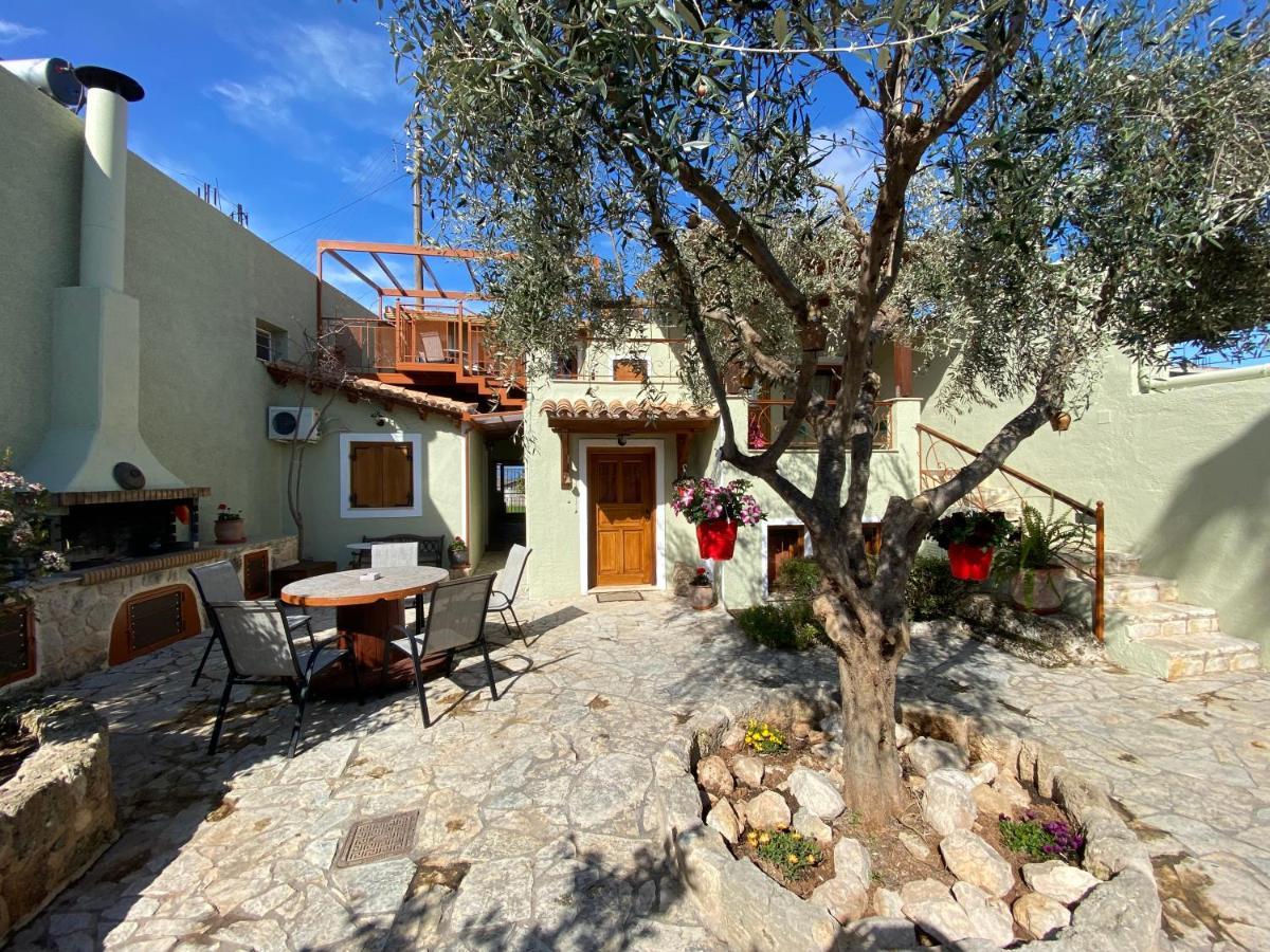 Pegasus House Corinth Exterior foto