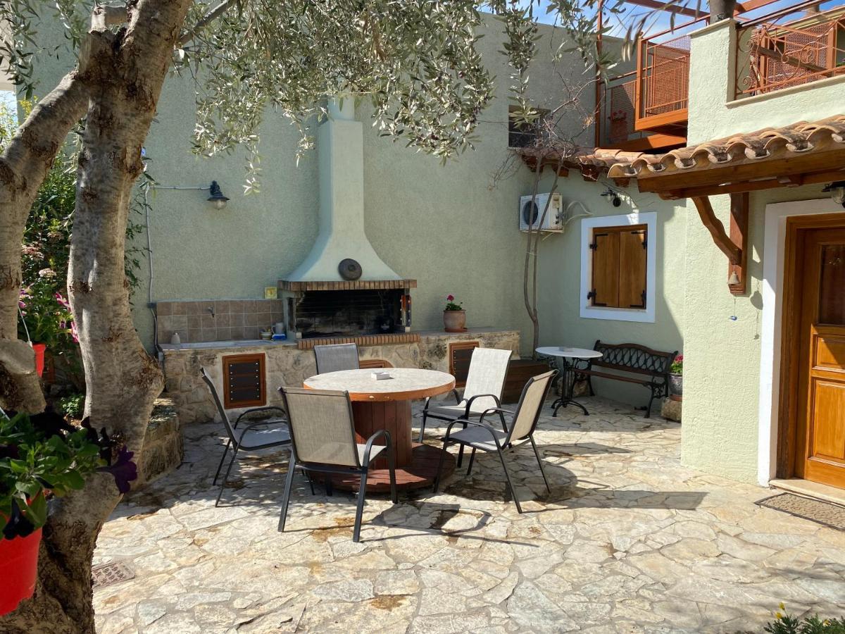 Pegasus House Corinth Exterior foto