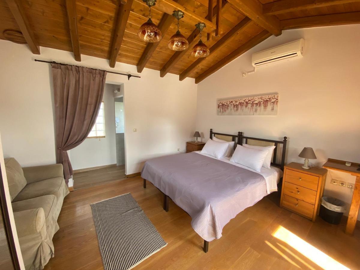 Pegasus House Corinth Exterior foto