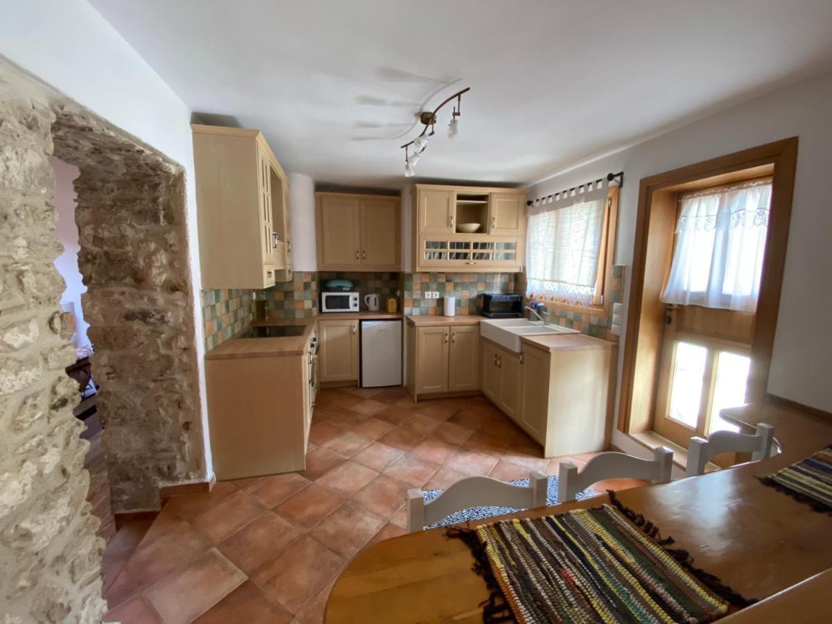 Pegasus House Corinth Exterior foto
