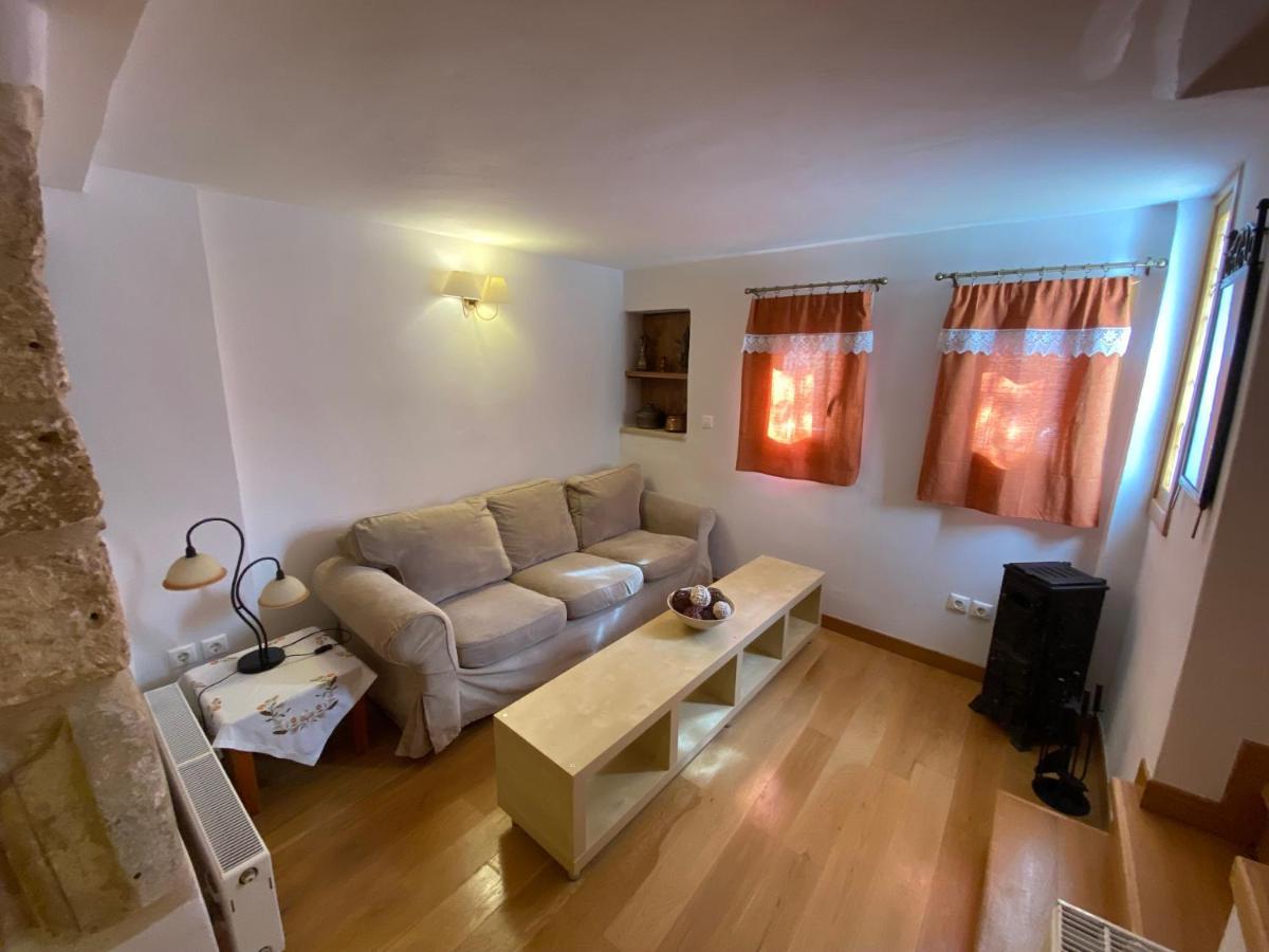 Pegasus House Corinth Exterior foto