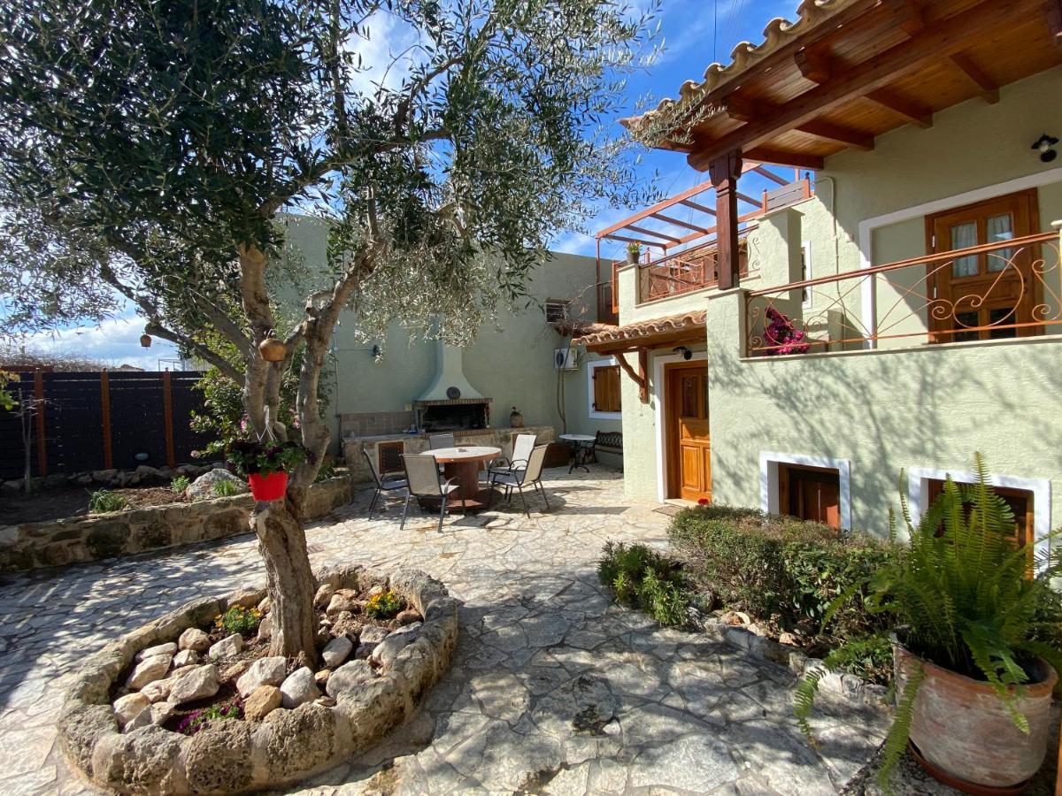 Pegasus House Corinth Exterior foto